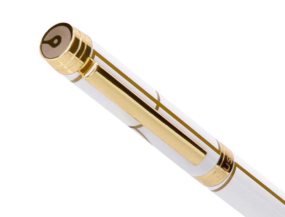 STYLO-BILLE BELIUS CARTE BLANCHE ALUMINIUM DETAILS ET ATTRIBUTS OR ENCRE BLEUE COLORIS BLANC DANS COFFRET CADEAU